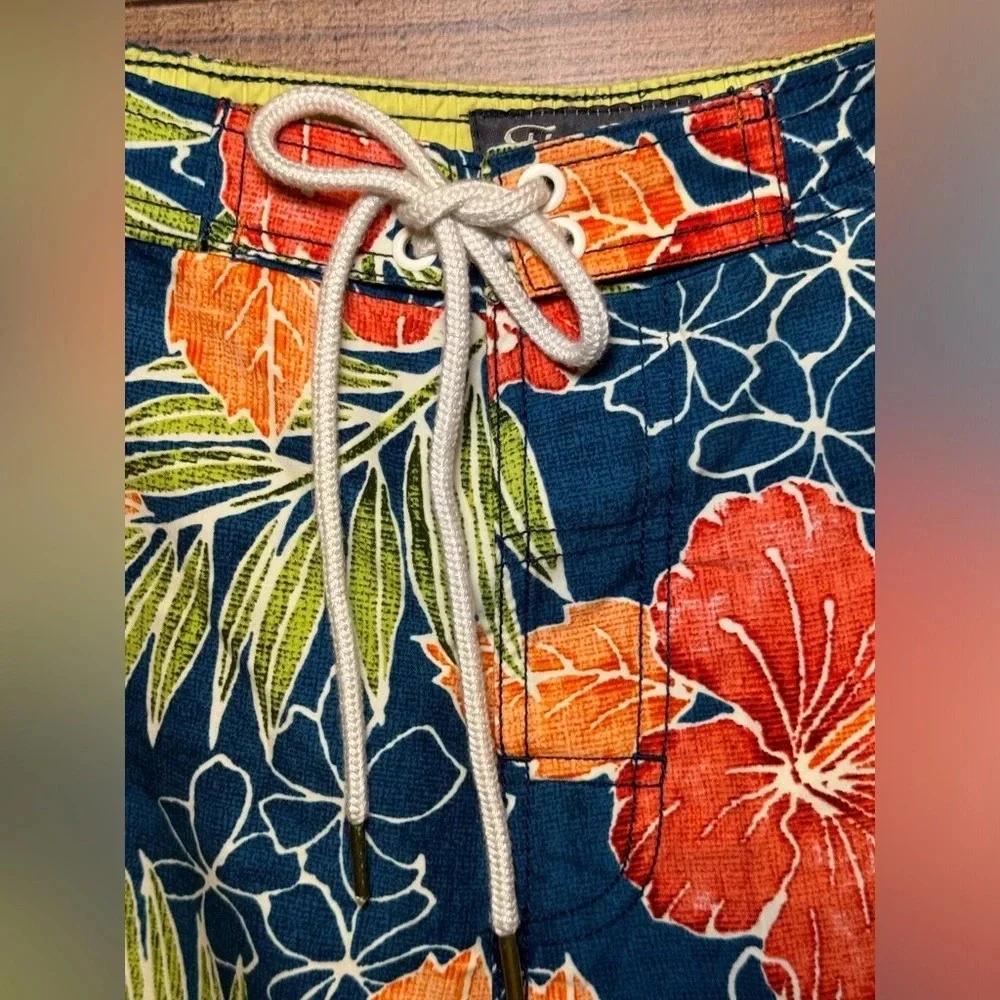 🌻 St. John's Bay Hibiscus Tropical Board Shorts Trunks Men's size M Hawaiian - Picture 3 of 8